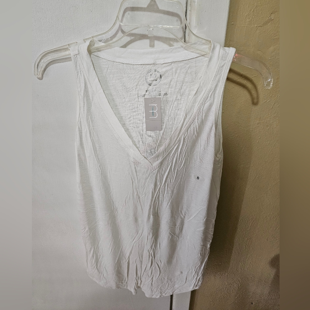 Maurices brand 24-7 vneck Tank Top Small